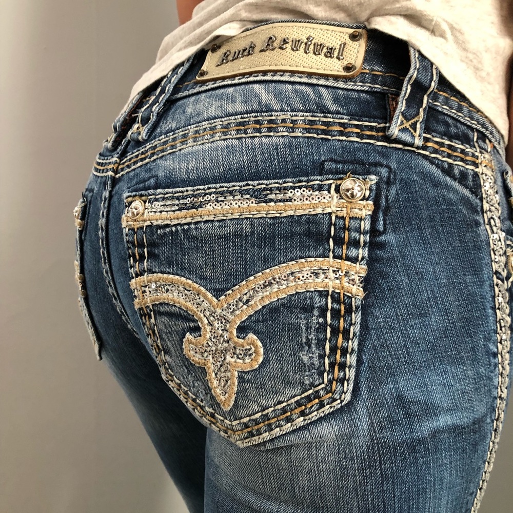 Like New Rock Revival Capris! Size 27!